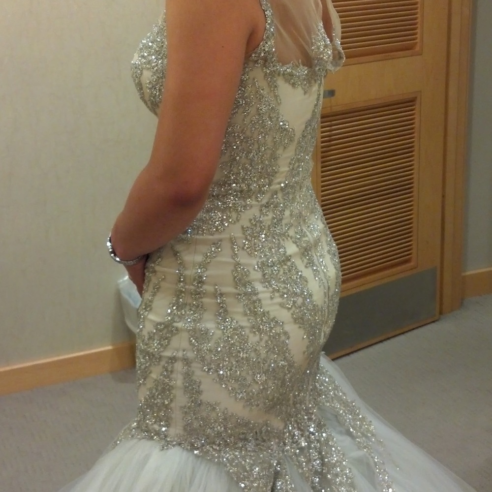 mermaid evening gown and wedding dress + veil - Picture 6 of 9